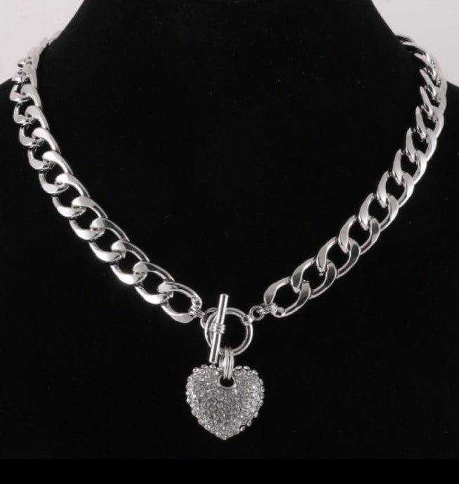 Metal heart toggle necklace